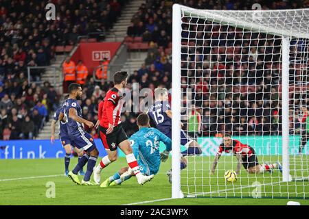 Southampton, UK. 30Th Nov, 2019. Watford gardien Ben Foster est battu au cours de la Premier League match entre Southampton et Watford au St Mary's Stadium, Southampton le samedi 30 novembre 2019. (Crédit : Jon Bromley | MI News) photographie peut uniquement être utilisé pour les journaux et/ou magazines fins éditoriales, licence requise pour l'usage commercial Crédit : MI News & Sport /Alamy Live News Banque D'Images