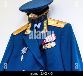 Samara, Russie - 18 mai 2019 : Vintage uniforme militaire du général soviétique avec différentes médailles Banque D'Images