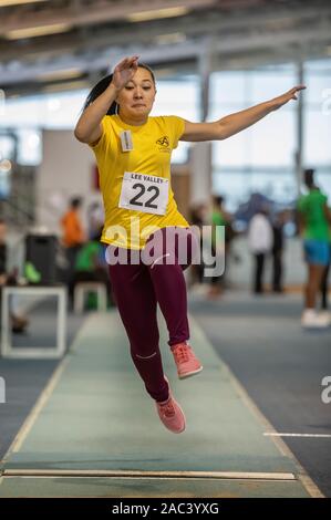 Londres - Angleterre NOV 28 : Ekaterina Zabolotnova (Mlle Kirghizistan) qui se font concurrence dans la compétition d'athlétisme à Lee Valley High Performance Athlétisme Centr Banque D'Images