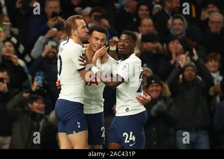 Londres, Royaume-Uni. 30Th Nov, 2019. Le milieu de terrain de Tottenham Alli Dele célèbre marqué un but au cours de la Barclays Premier League match entre Tottenham Hotspur et Bournemouth au Tottenham Hotspur Stadium, Londres, Angleterre. Le 30 novembre 2019. Action Crédit : Foto Sport/Alamy Live News Banque D'Images