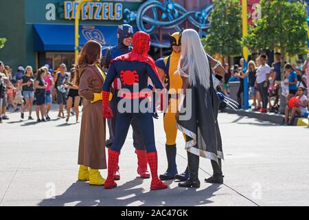 Marvel Superheroes Parade, Spider-Man, Captain Marvel, Rogue, Super Héros Wolverine Island, Classic, Islands of Adventure, Universal Studios, Orlando Banque D'Images