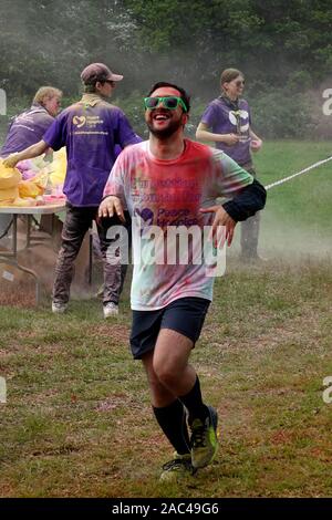 Relations sérieuses In Color Run Banque D'Images