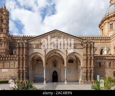 Portique sud de la cathédrale de Palerme. Palerme, Sicile, Italie. Banque D'Images
