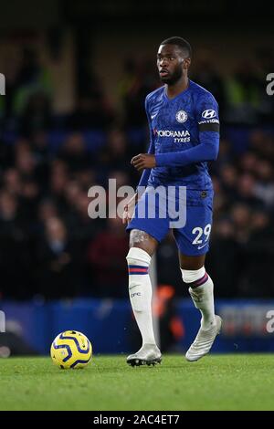 Londres, ANGLETERRE - 30 novembre : Fikayo Tomori de Chelsea en action au cours de la Premier League match entre Chelsea FC et West Ham United à Stamford Bridge sur 30 Novembre 2019 à Londres, Royaume-Uni. (Photo de MO Media/MO Media) Banque D'Images