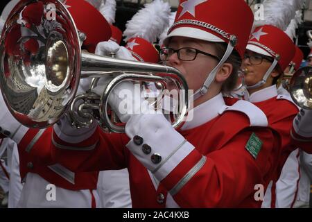 NEW YORK, NY - 28 novembre : Macy'sGreat American Marching Band effectuer lors de la 93e assemblée annuelle de Macy's Thanksgiving Day Parade le 28 novembre 2019 à New Y Banque D'Images