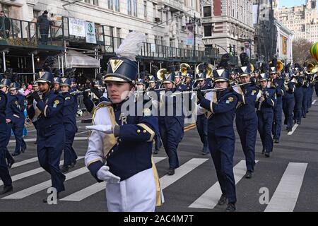 NEW YORK, NY - 28 novembre : Franklin Regional High School Marching Band de Murrysville, PA effectuer lors de la 93e assemblée annuelle de Macy's Thanksgiving Day Parade Banque D'Images