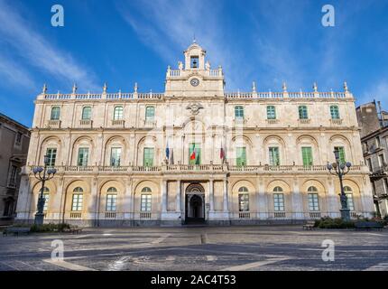 Catania - la façade de l'université. Banque D'Images