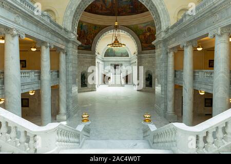 SALT LAKE CITY, Utah - 15 août 2013 : l'Atrium de la capitale de l'Etat Banque D'Images