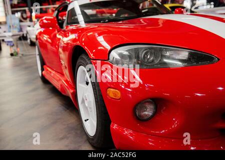 Berlin, Allemagne - 16 octobre 2018 : Technik Museum. Photo de l'avant. Luxe voiture sport rouge poli. Portrait Banque D'Images