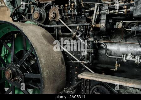 Berlin, Allemagne - 16 octobre 2018 : Technik Museum. Mécanisme de l'ancien véhicule de transport Banque D'Images