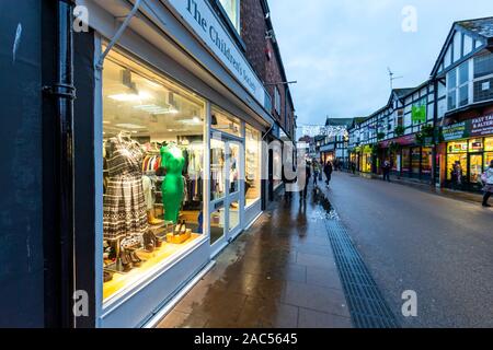 La Children's Society. Boutiques de bienfaisance sur Frodsham Street, Chester Banque D'Images