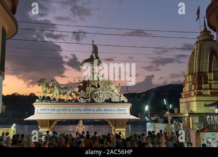 Les rues de Rishikesh pendant la formation de yoga en Inde Banque D'Images