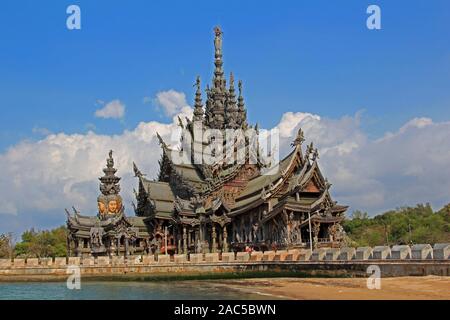 Holztempelanlage à Pattaya - Sanctuaire de la vérité Banque D'Images