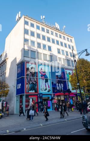 Le Black Friday shopping, Londres, GAP, Oxford Street Banque D'Images