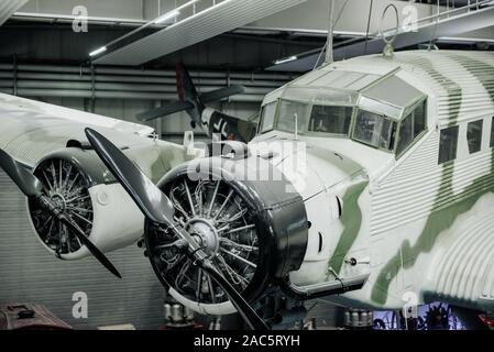 Berlin, Allemagne - 16 octobre 2018 : Technik Museum. Des avions historiques à l'intérieur à l'exposition Banque D'Images