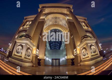Le nouveau centre commercial Al Hazm de luxe dans la ville de Doha Banque D'Images