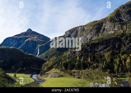 Vues en train Flamsbana in Norway, Norvège Flam, automne Banque D'Images