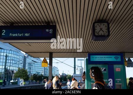 Francfort, Allemagne - 20 septembre 2019 : Gare Banque D'Images