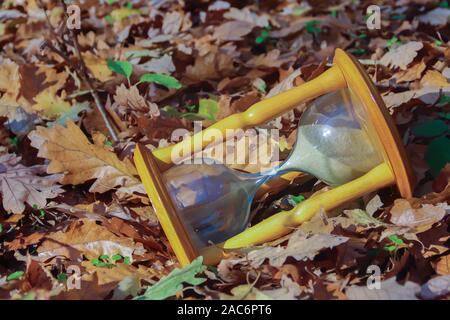 Le temps est argent, ancienne école de hourglass woods Banque D'Images