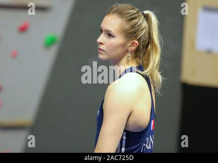 Toulouse, France . 06Th Nov, 2019. Julia Chanourdie pour la France avant les finales de la Women's Sports Tournoi de Qualification Olympique de combiné d'escalade à Toulouse, France (Photo crédit : Mickael Chavet/Alamy Live News Banque D'Images