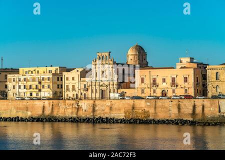 Die Kirche Chiesa dello Spirito Santo auf der Insel Ortigia, Syracuse, Sicile, Italie, Europa | Eglise de l'Esprit Saint Santo Spirito sur Ortigia Banque D'Images