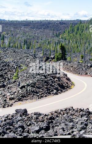 Au sommet du col McKenzie Highway Oregon de Dee Wright Observatory Banque D'Images