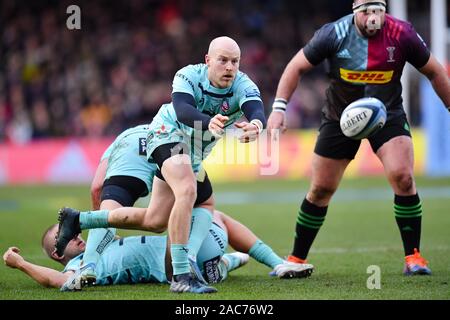 Londres, Royaume-Uni. 06Th Nov, 2019. Joe Simpson de Gloucester en action pendant le match de rugby Premiership entre Harlequins et de Gloucester à Twickenham Stoop le dimanche, 01 décembre 2019. Londres Angleterre . (Usage éditorial uniquement, licence requise pour un usage commercial. Aucune utilisation de pari, de jeux ou d'un seul club/ligue/dvd publications.) Crédit : Taka G Wu/Alamy Live News Banque D'Images