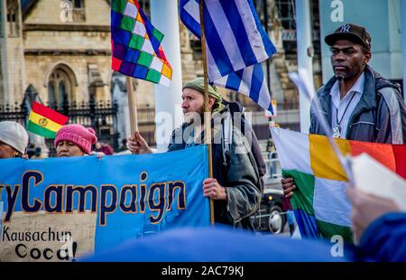 Le 30 novembre 2019. Westminster, London,UK. Protestation des Colombiens dans le centre de Londres, dans les mesures prises par le Gouvernement colombien en Amérique du Sud Banque D'Images