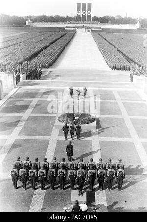 TOTENDHRUNG - Respect des morts - au 1934 de Nuremberg Nazi Banque D'Images