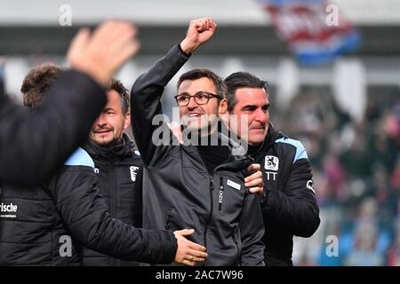 Munich, Allemagne. 06Th Nov, 2019. Michael KOELLNER entraîneur (1860), la jubilation, la joie, l'enthousiasme, football ligue 3, 17e journée, Munich-mer-TSV 1860 2-3, sur 01.12.2019. Alpenbauer Sportpark Unterhaching, DFL RÈGLEMENT INTERDIT TOUTE UTILISATION DE PHOTOGRAPHIE COMME DES SÉQUENCES D'IMAGES ET/OU QUASI VIDÉO. Utilisation dans le monde entier | Credit : dpa/Alamy Live News Banque D'Images