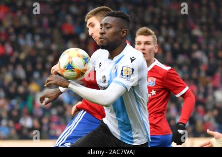 Munich, Allemagne. 06Th Nov, 2019. Prince Osei OWUSU (TSV Munich 1860) sur le ballon, l'action, les duels. Soccer 3. Liga, 17.-Loire, journée-TSV Munich 1860 2-3, sur 01.12.2019. Alpenbauer Sportpark Unterhaching, DFL RÈGLEMENT INTERDIT TOUTE UTILISATION DE PHOTOGRAPHIE COMME DES SÉQUENCES D'IMAGES ET/OU QUASI VIDÉO. Utilisation dans le monde entier | Credit : dpa/Alamy Live News Banque D'Images