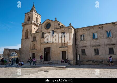 Eglise de Saint Pierre le Dodici lune (Chiesa di San Pietro le Dodici lune) sur la Piazza San Pietro le Dodici Lune, quartier de sassi de Matera, Basilicate région, le sud de l'Italie Banque D'Images