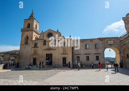 Eglise de Saint Pierre le Dodici lune (Chiesa di San Pietro le Dodici lune) sur la Piazza San Pietro le Dodici Lune, quartier de sassi de Matera, Basilicate région, le sud de l'Italie Banque D'Images