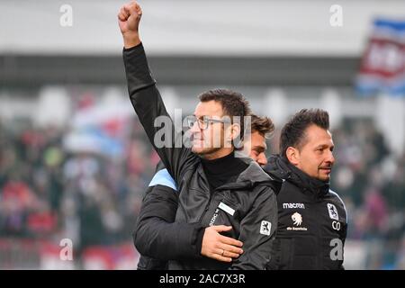 Munich, Allemagne. 06Th Nov, 2019. Michael KOELLNER entraîneur (1860), la jubilation, la joie, l'enthousiasme, football ligue 3, 17e journée, Munich-mer-TSV 1860 2-3, sur 01.12.2019. Alpenbauer Sportpark Unterhaching, DFL RÈGLEMENT INTERDIT TOUTE UTILISATION DE PHOTOGRAPHIE COMME DES SÉQUENCES D'IMAGES ET/OU QUASI VIDÉO. Utilisation dans le monde entier | Credit : dpa/Alamy Live News Banque D'Images