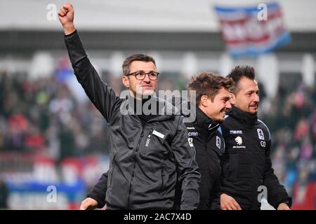 Munich, Allemagne. 06Th Nov, 2019. Michael KOELLNER entraîneur (1860), la jubilation, la joie, l'enthousiasme, football ligue 3, 17e journée, Munich-mer-TSV 1860 2-3, sur 01.12.2019. Alpenbauer Sportpark Unterhaching, DFL RÈGLEMENT INTERDIT TOUTE UTILISATION DE PHOTOGRAPHIE COMME DES SÉQUENCES D'IMAGES ET/OU QUASI VIDÉO. Utilisation dans le monde entier | Credit : dpa/Alamy Live News Banque D'Images