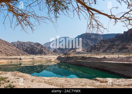 Wadi Beeh barrage dans la montagne Jebel Siae dans l'émirat de Ras Al Khaimah Emirats Arabes Unis Banque D'Images