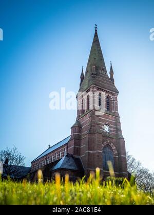 Christ Church à Bootle sur un jour froid avec un ciel clair Banque D'Images