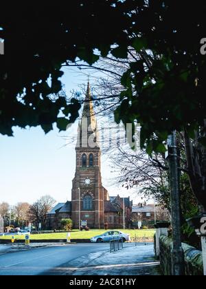 Christ Church à Bootle sur un jour froid avec un ciel clair Banque D'Images