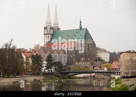 18 novembre 2019, l'Allemagne Goerlitz, : une vue de l'église paroissiale Saint Pierre et Paul à Goerlitz..Zgorzelec et Goerlitz sont les villes partenaires de la région Euro Neisse située en Saxe (Allemagne) et Basse Silésie (crédit Image : © Karol Serewis/SOPA des images à l'aide de Zuma sur le fil) Banque D'Images