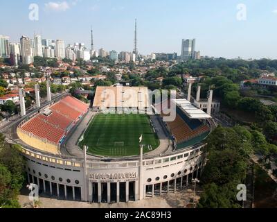 Sao Paulo, Brésil, le 11 octobre 2019. Vue aérienne faite de drone du Paulo Machado de Carvalho Stade Municipal, mieux connu sous le nom, à Pacaembu Charle Banque D'Images