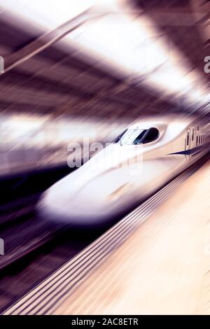 Le train Shinkansen au Japon Banque D'Images