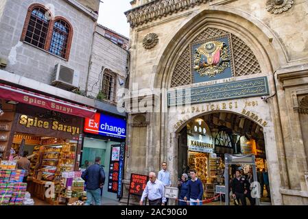 Entrée du Grand Bazar d'Istanbul, l'un des plus grands et les plus anciens marchés couverts dans le monde Banque D'Images