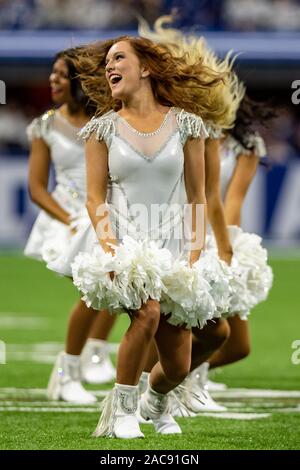 Indianapolis, Indiana, USA. 1er décembre 2019. Indianapolis Colts cheerleaders effectuer dans la deuxième moitié du match entre les Tennessee Titans et les Indianapolis Colts au Lucas Oil Stadium, Indianapolis, Indiana. Crédit : Scott Stuart/ZUMA/Alamy Fil Live News Banque D'Images