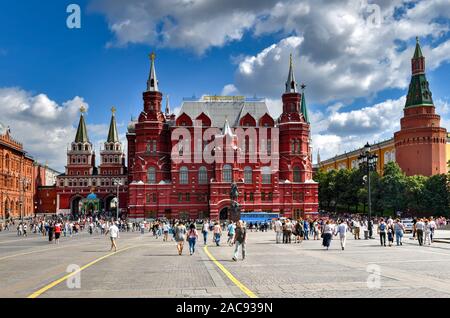 Moscou, Russie - le 28 juillet 2019 : Le bâtiment de l'État du musée historique, sur la Place Rouge à Moscou, Russie. Banque D'Images