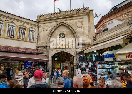Entrée du Grand Bazar d'Istanbul, l'un des plus grands et les plus anciens marchés couverts dans le monde Banque D'Images