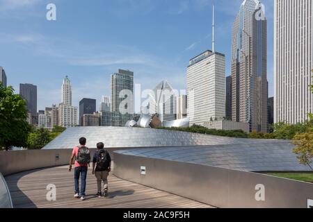 BP Pont piétonnier, Grant Park, la boucle, Chicago, Illinois, États-Unis Banque D'Images