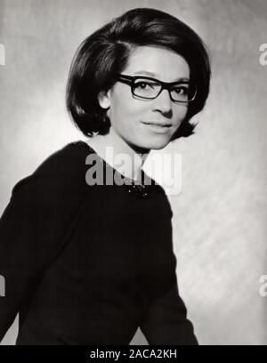 Nana Mouskouri, griechische Sängerin, Deutschland 1960 frühe er Jahre. La chanteuse grecque Nana Mouskouri, l'Allemagne au début des années 60. Banque D'Images