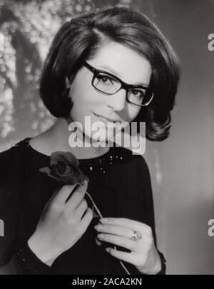 Nana Mouskouri, griechische Sängerin, Deutschland 1960 frühe er Jahre. La chanteuse grecque Nana Mouskouri, l'Allemagne au début des années 60. Banque D'Images