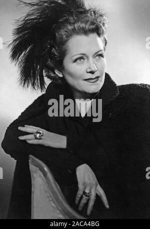 Olga Tschechowa, deutsche Schauspielerin 1950er Jahre, Deutschland. L'actrice allemande Olga Tschechowa, l'Allemagne des années 1950. Banque D'Images