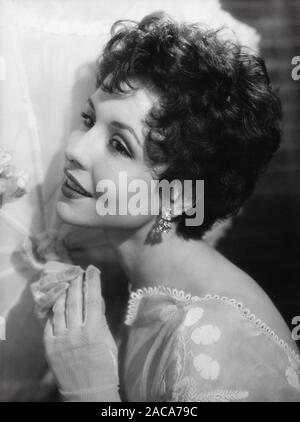 Sonja Ziemann, deutsche Schauspielerin, Sängerin und Tänzerin, Deutschland 1956. L'actrice allemande, chanteuse et danseuse Sonja Ziemann, Allemagne 1956. Banque D'Images